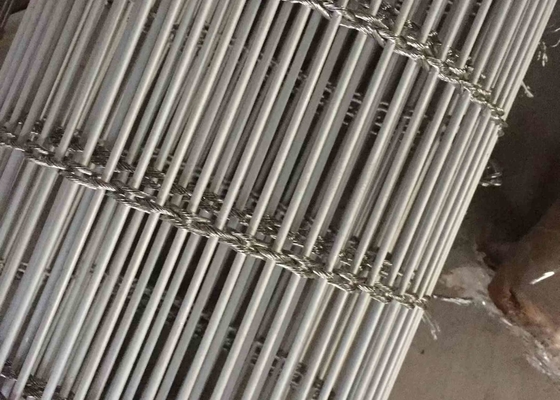 ลวดทอ 316l Cascade Coil Metal Drapery เป็นผ้าม่านลดแสงแดดสดใส